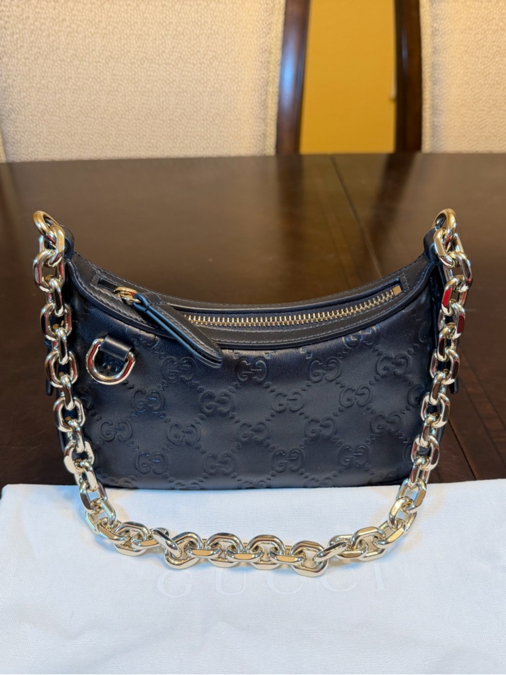 New Authentic Gucci GG Logo Embossed Leather Shoulder Bag Black - Picture 2 of 15